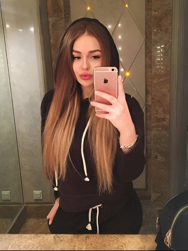 Лизочка привлекальеная девушка из Курска цена от 2500 руб