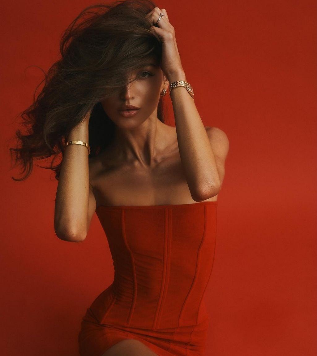 Зара привлекальеная девушка из Курска цена от 5000 руб