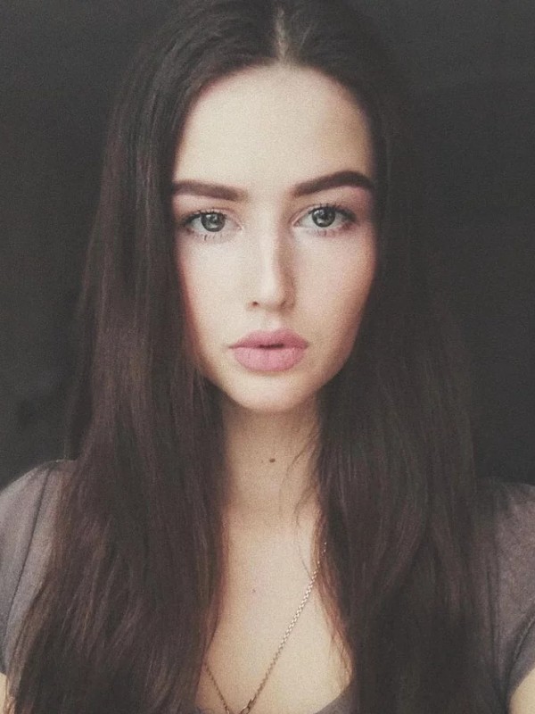 Карина привлекательная девушка из Курска цена от 3500 руб