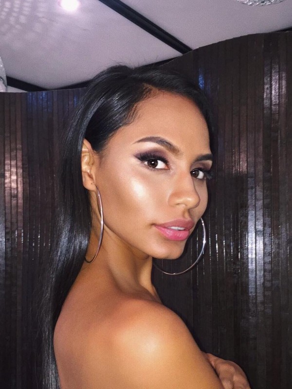 Рина привлекательная девушка из Курска цена от 3500 руб