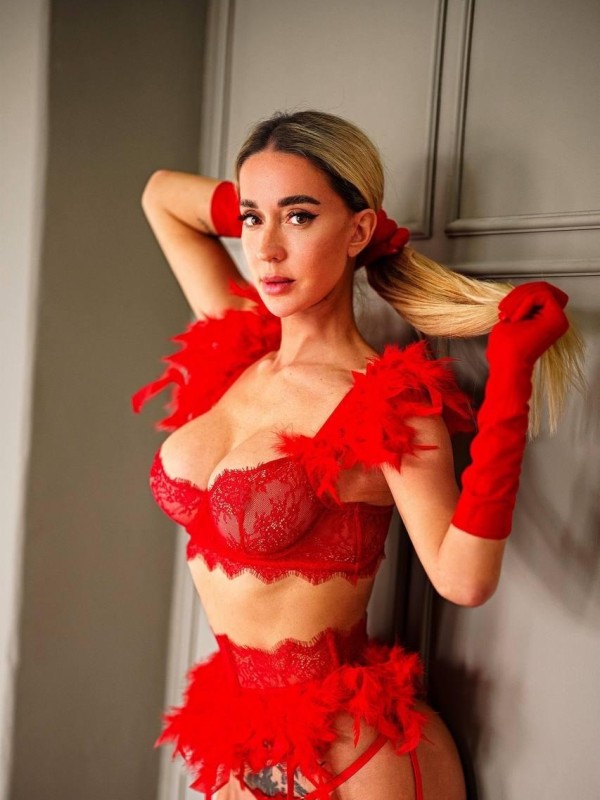 Ася привлекательная девушка из Курска цена от 6000 руб