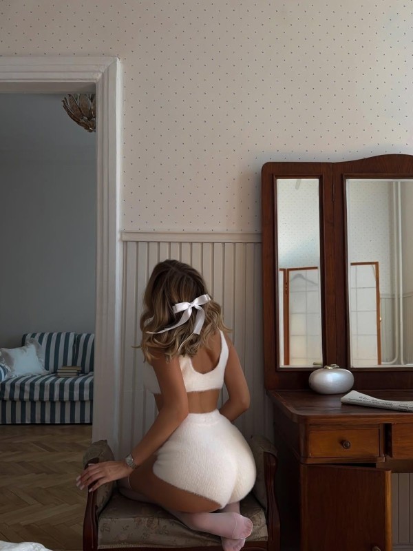 Алиса привлекательная девушка из Курска цена от 7000 руб